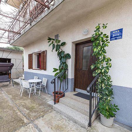 1 Bedroom Cozy Apartment In Trogir Exterior photo