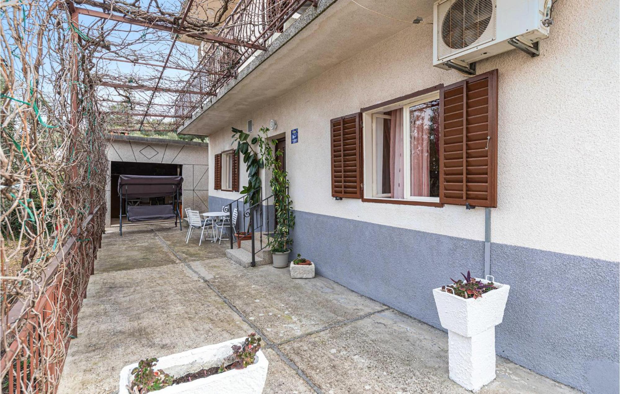 1 Bedroom Cozy Apartment In Trogir Exterior photo